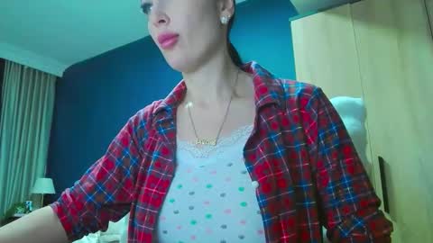 missmilaniya online show from January 13, 6:12 pm