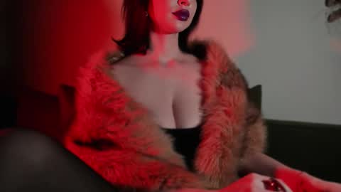   online show from November 1, 3:27 pm