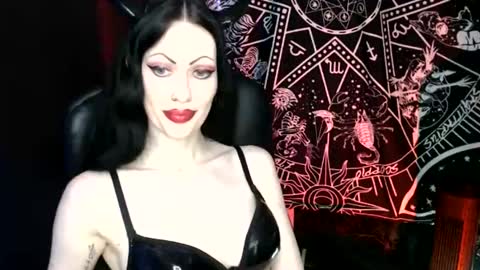 MissMoonDoll online show from November 9, 5:25 am