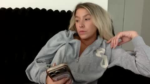 Alyssa online show from May 20, 3:20 pm