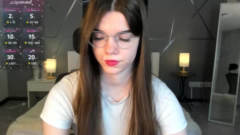 misss_evelyne online show from February 7, 1:42 am