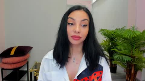 Sienna online show from April 3, 6:11 am