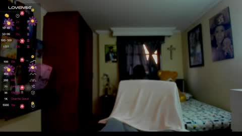 missvalery1 online show from April 11, 7:28 pm