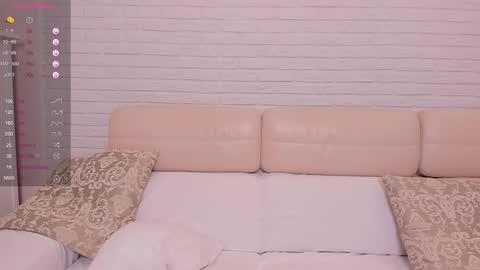 Snapshot of missxcaprice chatting on September 19, 6:34 am missxcaprice online show from September 19, 6:34 am