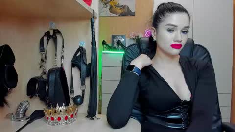 Mistress Kristi online show from December 3, 8:00 pm