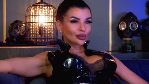 Elenia online show from November 21, 3:14 pm