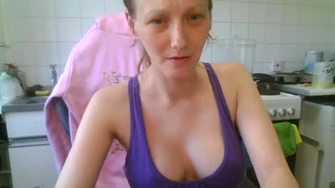 mistressmilly32 online show from June 24, 12:59 pm