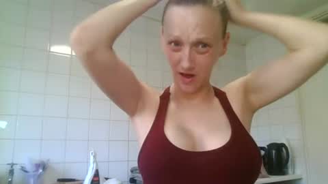 mistressmilly32 online show from June 26, 2:07 pm