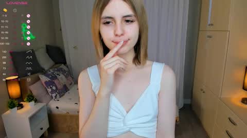 Laura online show from March 10, 1:01 am