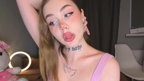 Snapshot of molly_dose chatting on September 20, 3:32 pm Molly dose online show from September 20, 3:32 pm