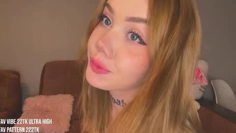 Snapshot of molly_dose chatting on October 18, 5:04 pm Molly dose online show from October 18, 5:04 pm