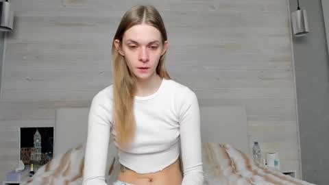 Molly Hunt online show from February 28, 3:37 am