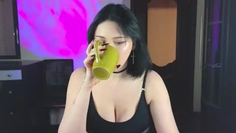 Snapshot of molly_millerr chatting on February 26, 8:13 pm molly_millerr online show from February 26, 8:13 pm