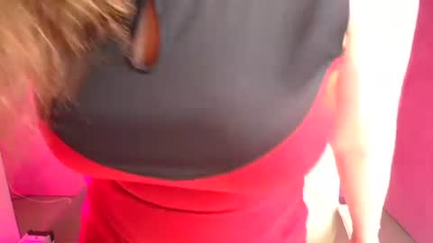 Molly online show from November 12, 2:26 pm