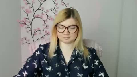Molly online show from May 18, 11:38 am