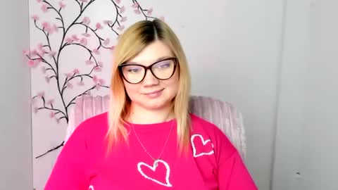 Molly online show from February 19, 2:16 pm