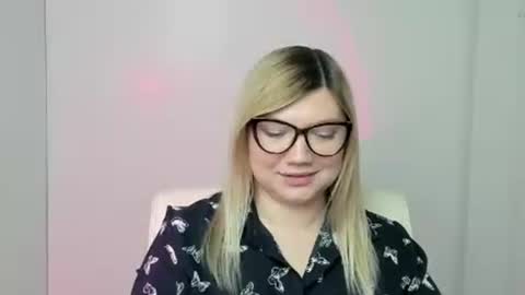 Molly online show from October 20, 12:19 pm