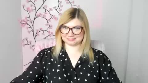 Molly online show from May 14, 4:35 pm