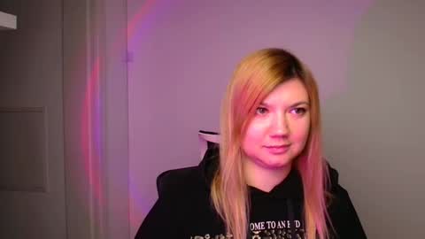 Molly online show from January 10, 12:15 pm