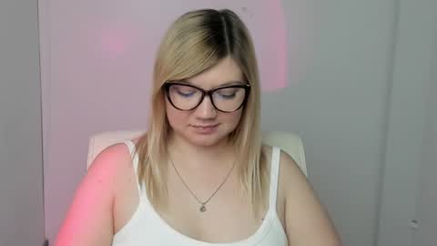 Molly online show from September 29, 11:48 am