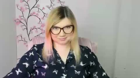 Molly online show from January 8, 12:42 pm