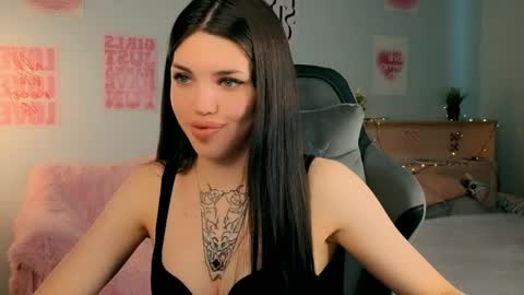 Molly online show from March 31, 5:51 am