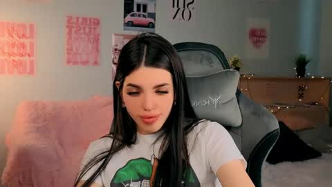 Molly online show from April 11, 7:45 am