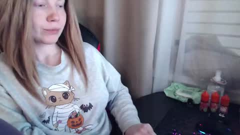 I have new photos come and see with love Molly online show from November 17, 12:28 pm