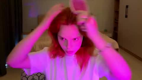 Molly online show from March 25, 7:00 am