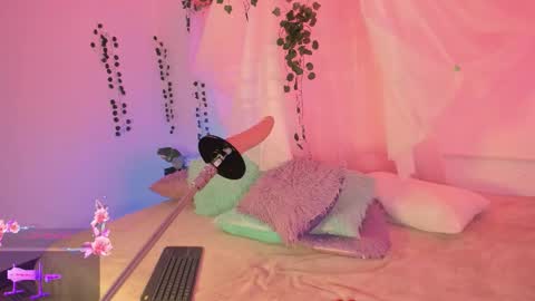 New girl Emily Valentina  Michelle online show from November 25, 10:54 pm