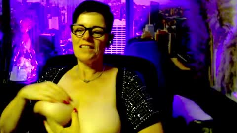 MollySun Nina Randmann online show from July 12, 5:25 pm