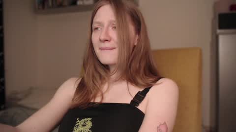 mollytucker online show from December 27, 2:44 pm