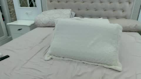 Amy online show from December 1, 7:01 am