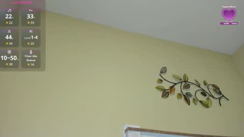 Snapshot of mommyfuckmilf_ chatting on October 12, 12:51 pm Anny online show from October 12, 12:51 pm