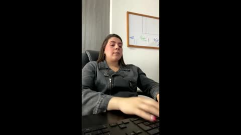 Snapshot of mona28__ chatting on September 26, 12:58 pm Mona online show from September 26, 12:58 pm