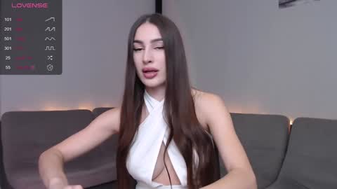 Snapshot of mona_saxxx chatting on December 15, 7:53 pm Hey Guys im Mona. PVT is Open Please Make me CUM online show from December 15, 7:53 pm