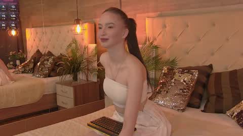 MonaHicks online show from April 12, 6:54 pm