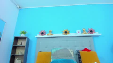 paola online show from December 20, 4:11 pm