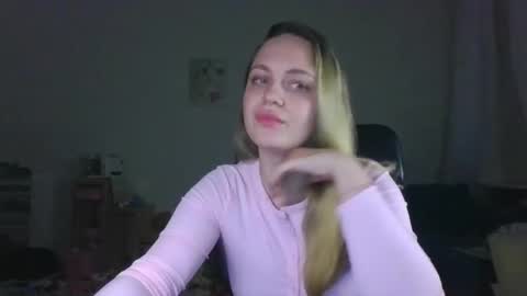 monarise online show from April 5, 8:30 pm