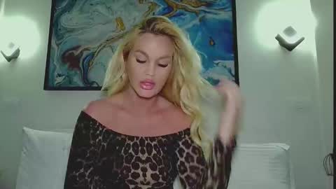 Monica online show from April 16, 3:29 am