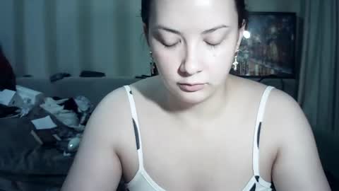 moodiemira online show from July 28, 7:39 pm