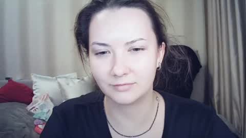 moodiemira online show from April 21, 5:53 pm