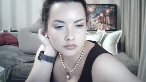 moodiemira online show from June 10, 5:33 pm