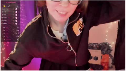 Snapshot of moon__girl chatting on December 26, 8:21 pm Roxy online show from December 26, 8:21 pm