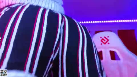 Lola online show from November 22, 2:42 pm