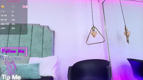 Moon online show from April 10, 9:32 pm