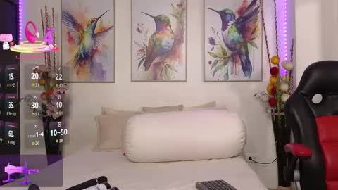 Moon online show from December 18, 7:40 pm