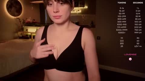 Luna  online show from October 13, 2:42 pm