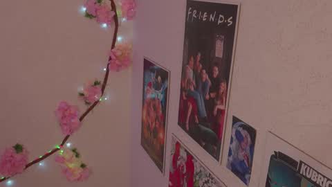 Im a independent model  Welcome online show from March 29, 2:32 am