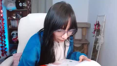 MOON  online show from June 3, 6:03 am